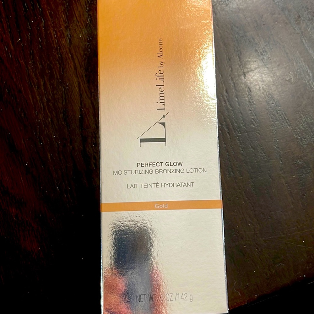 LimeLife by Alcone - Perfect Glow moisturizing bronzing lotion in GOLD